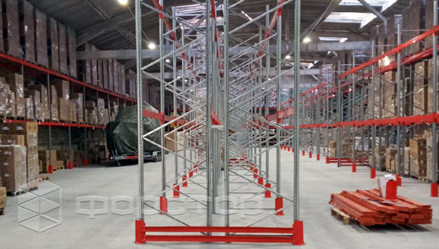 Reliable protection of racks from collision with warehouse equipment