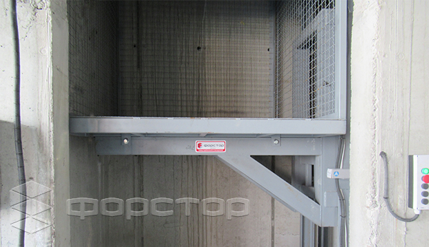 Lifts for a product warehouse