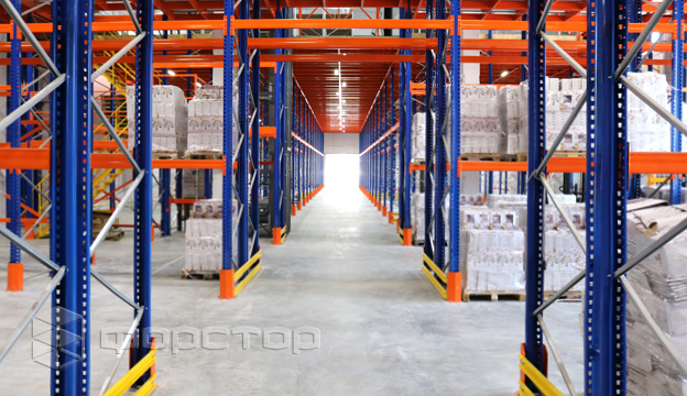 920 pallet places at the first warehouse level