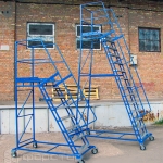 Изготавливаем лестницы для склада нужной высоты