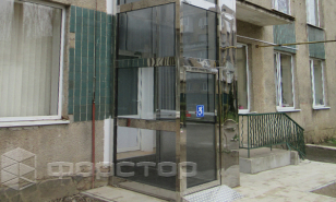 Screw elevator for a medical facility in Uzhhorod