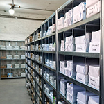 Shelving with vertical divider