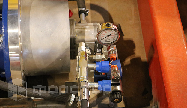 Oil pressure sensor in the system