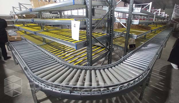 The total length of the roller conveyor is over 30 meters!