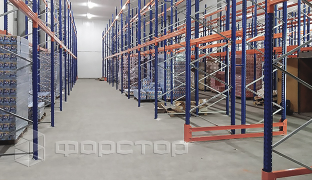 Warehouse capacity – 792 pallet spaces