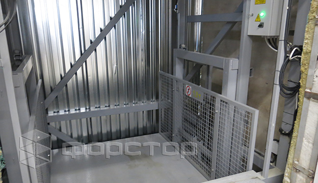 Shaft elevator with platform 2x2.5 meters for furniture