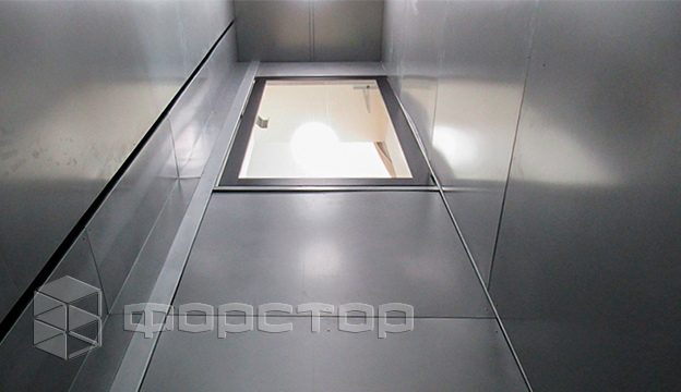 Внутренняя обшивка лифта из металлических панелей