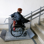 Похилий підйомник для людей з інвалідністю