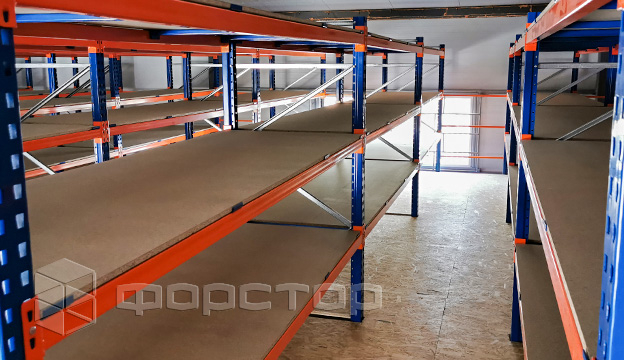 Useful storage area – 1553 m²
