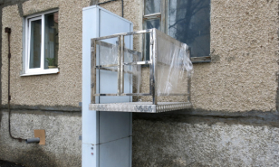 Вертикальный подъемник для инвалида в квартиру