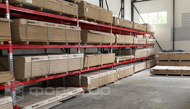 Efficient storage of chipboard sheets on Profi racks